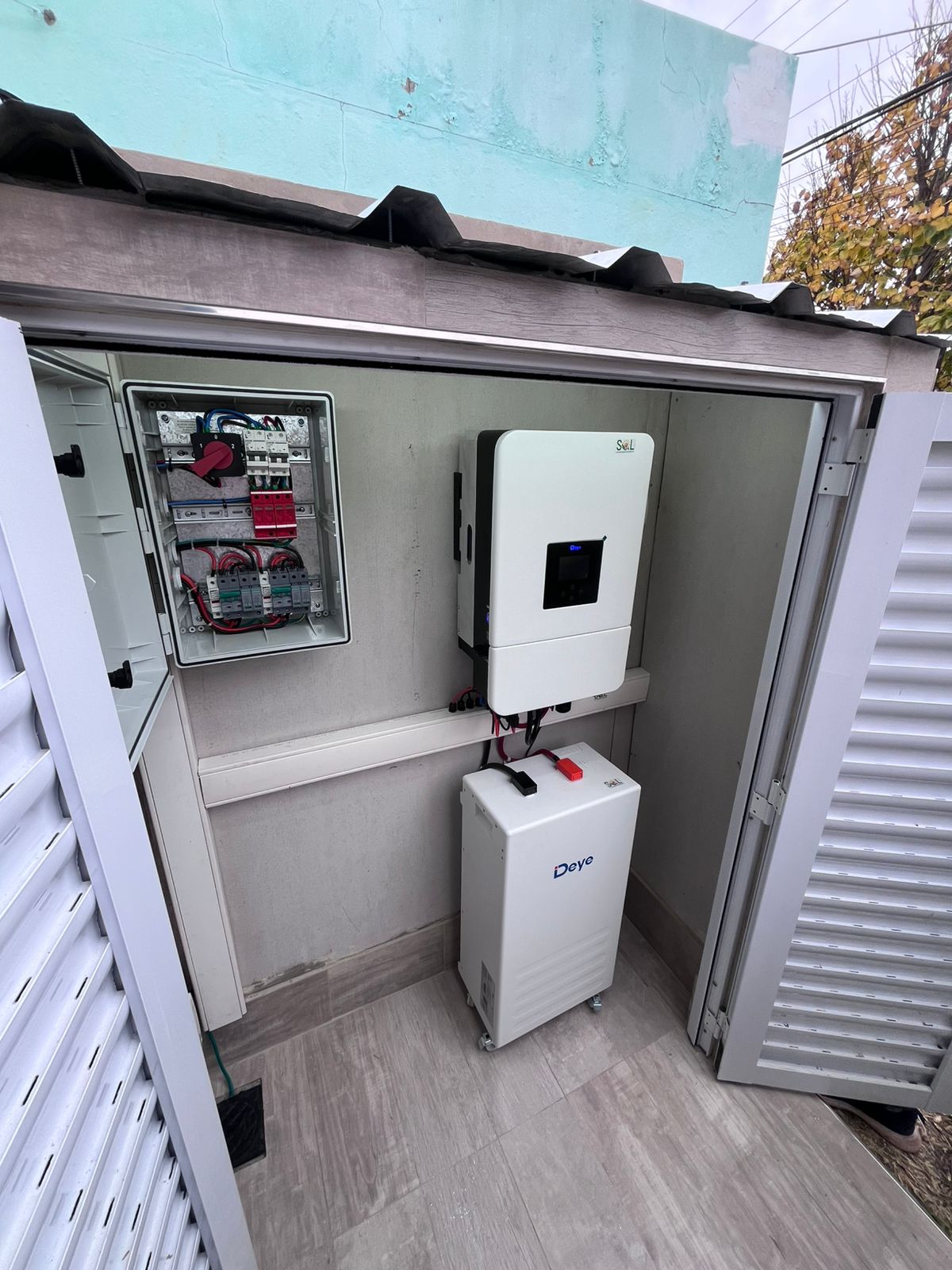 Cabinado con Tablero con protecciones. Batería Litio 16KW. Inversor Híbrido 8KW. Santa Fe, Capital
