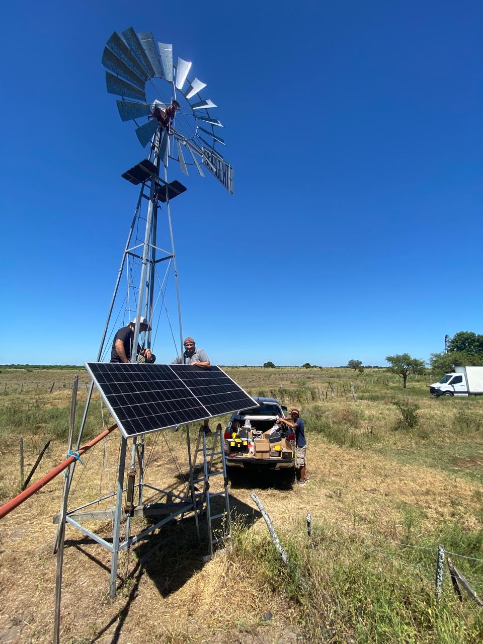 Sistema de Bombeo Solar inteligente, para abastecer 4 parcelas. Cayastacito, Santa Fe.